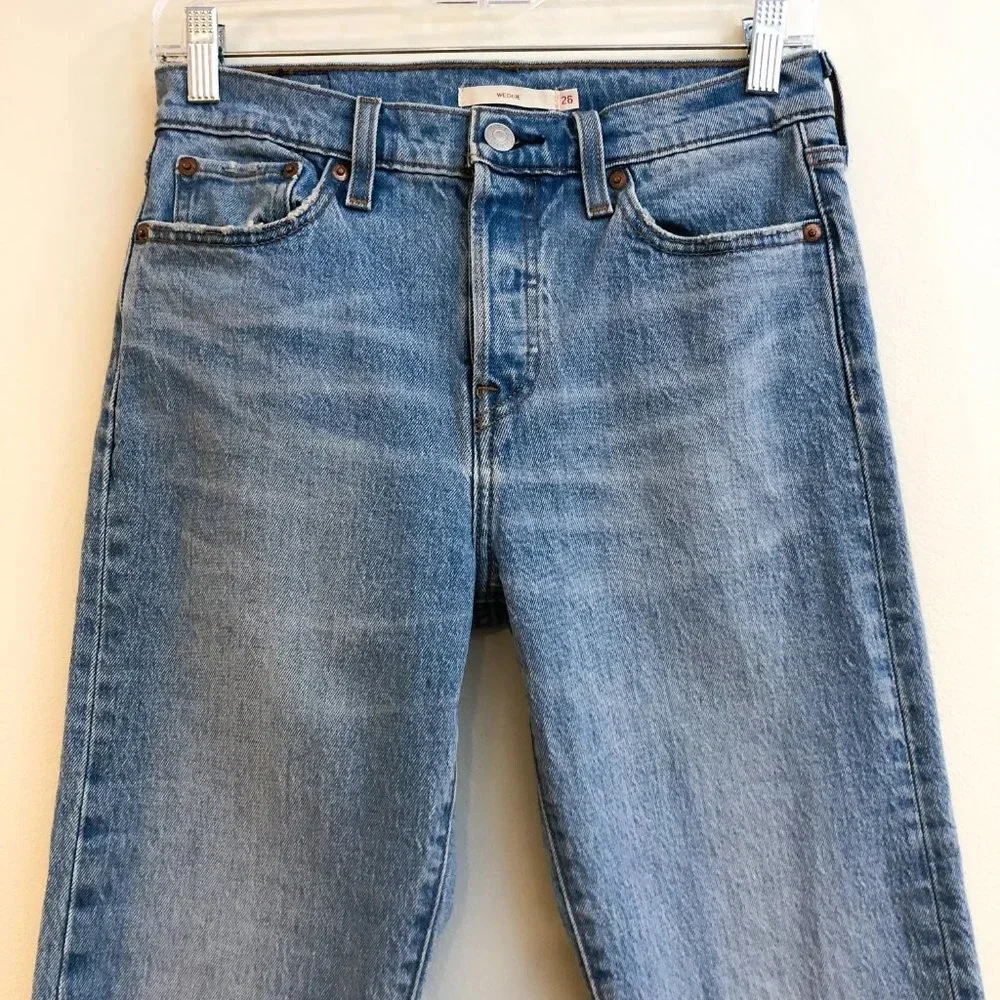 Levi's Wedgie High Waist Slim Light Wash Cotton Classic Denim Jeans Women's 26